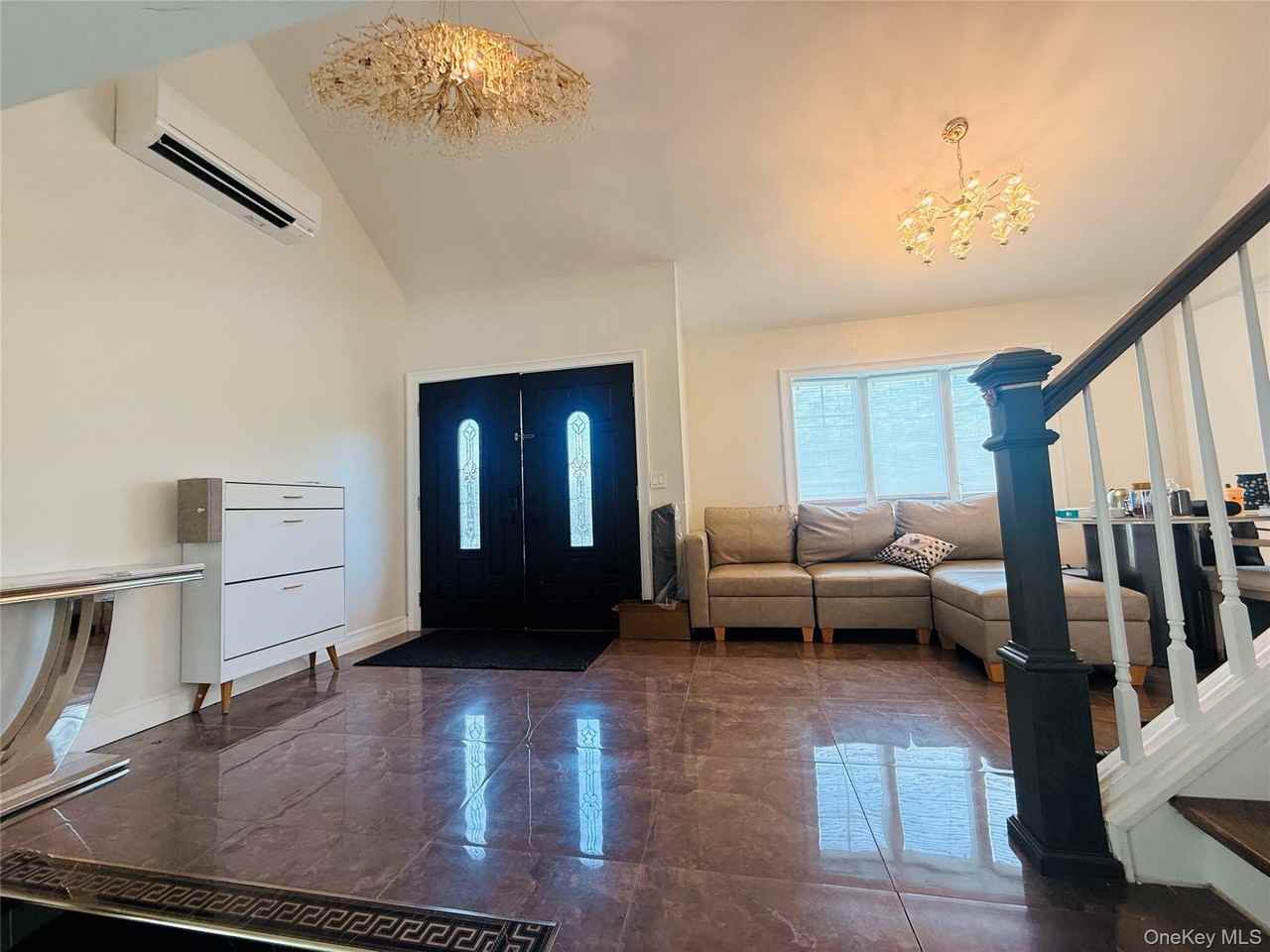52 Miller Pl - Photo 3 of 18