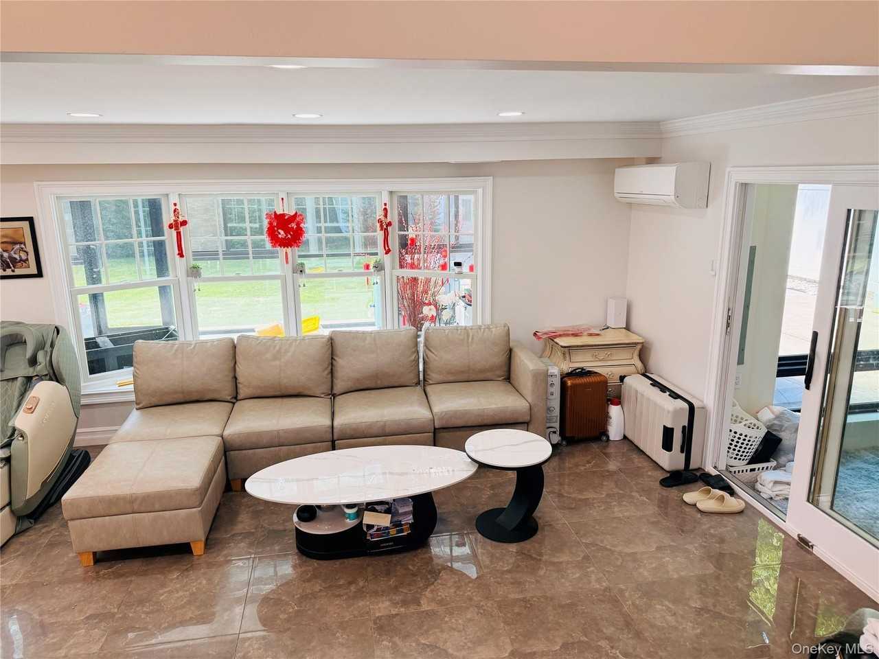 52 Miller Pl - Photo 7 of 18