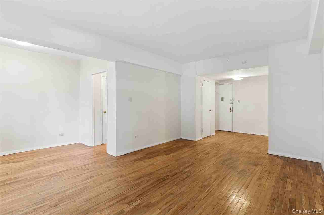 7140 112th St #106 - Photo 5 of 10