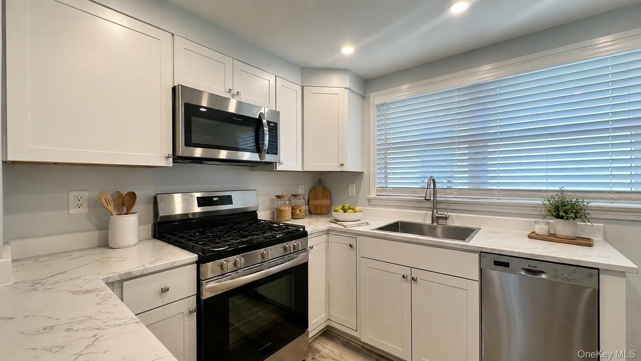 11 Tooker Ave - Photo 7 of 14