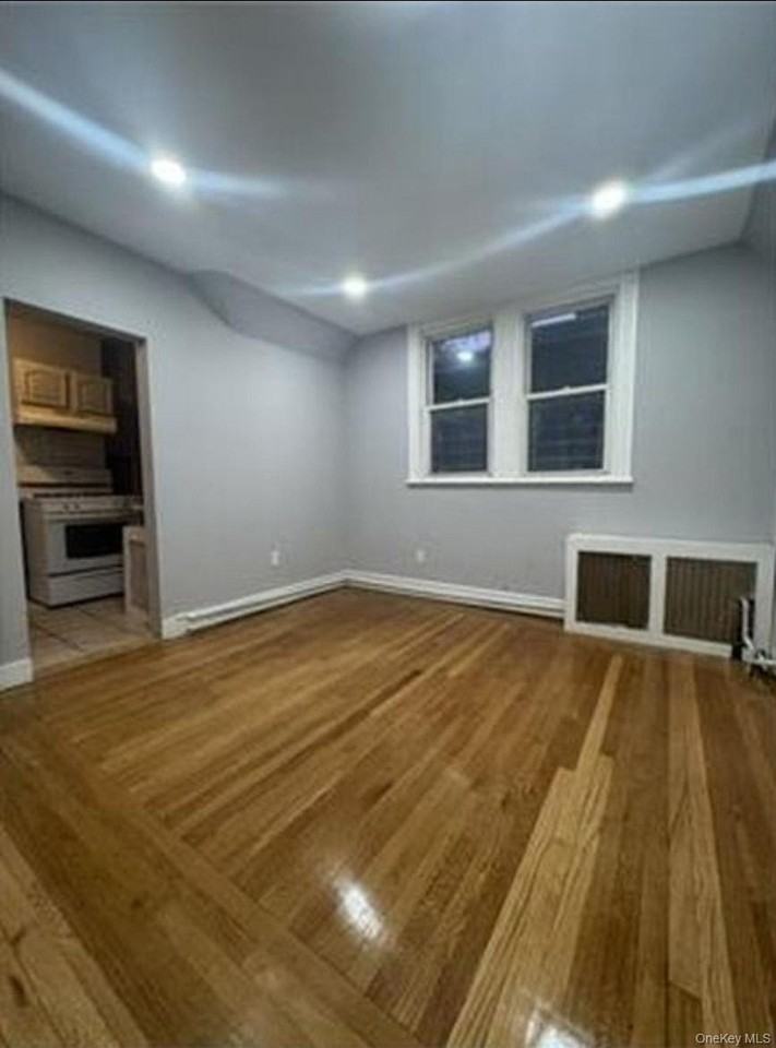 212 Buena Vista Ave #3F - Photo 3 of 11