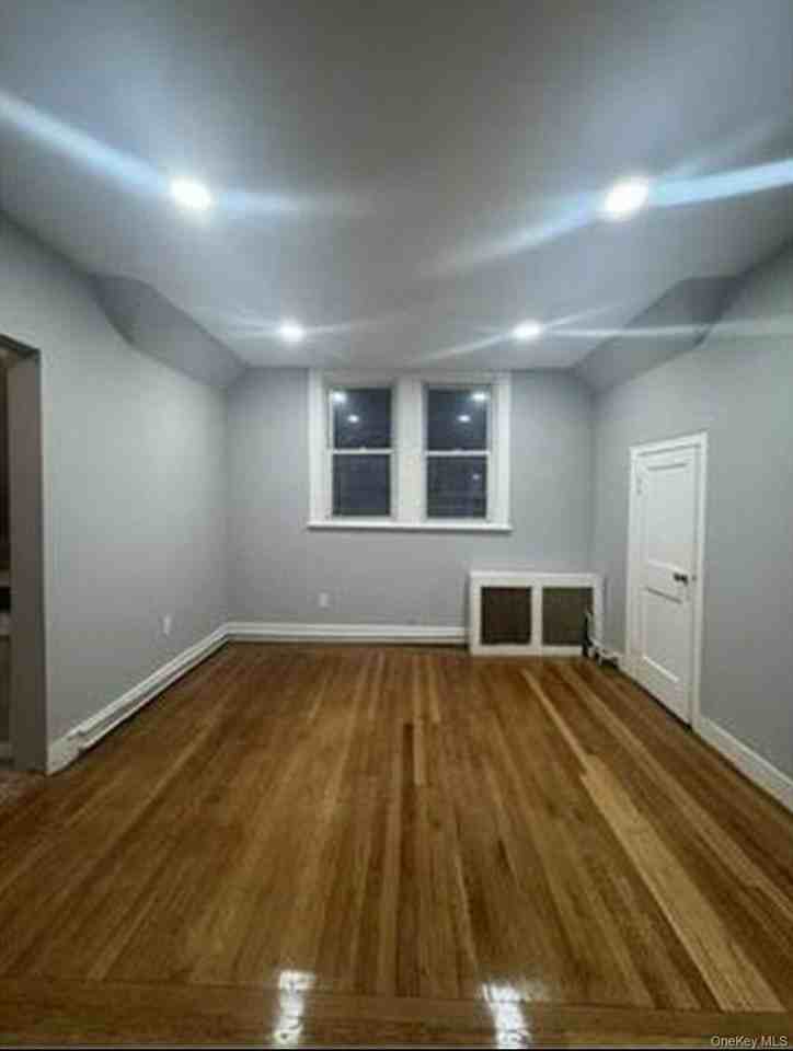 212 Buena Vista Ave #3F - Photo 4 of 11