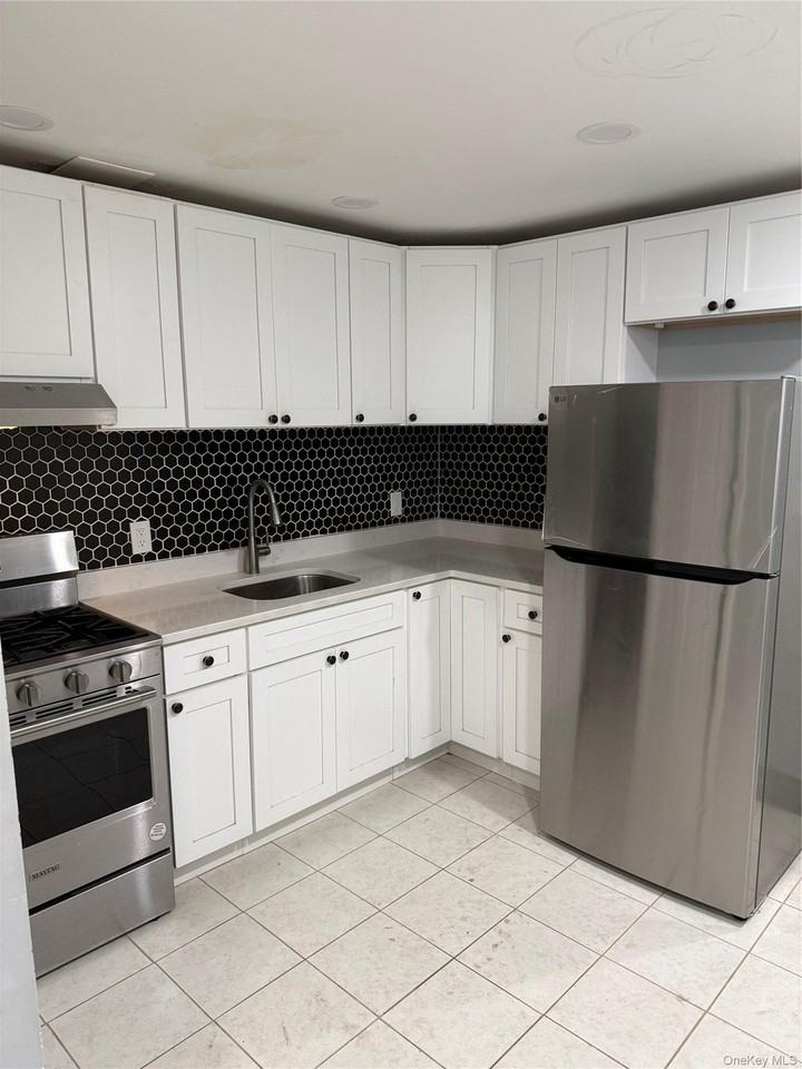 100 E Valley Stream Blvd - Photo 2 of 5