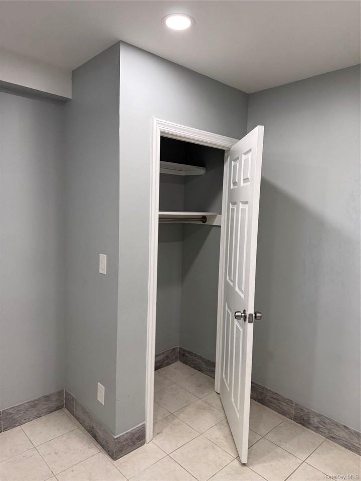 100 E Valley Stream Blvd - Photo 4 of 5