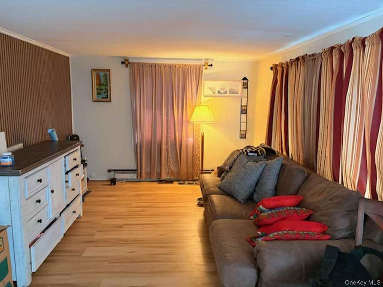 16 Lark St - Photo 3 of 7