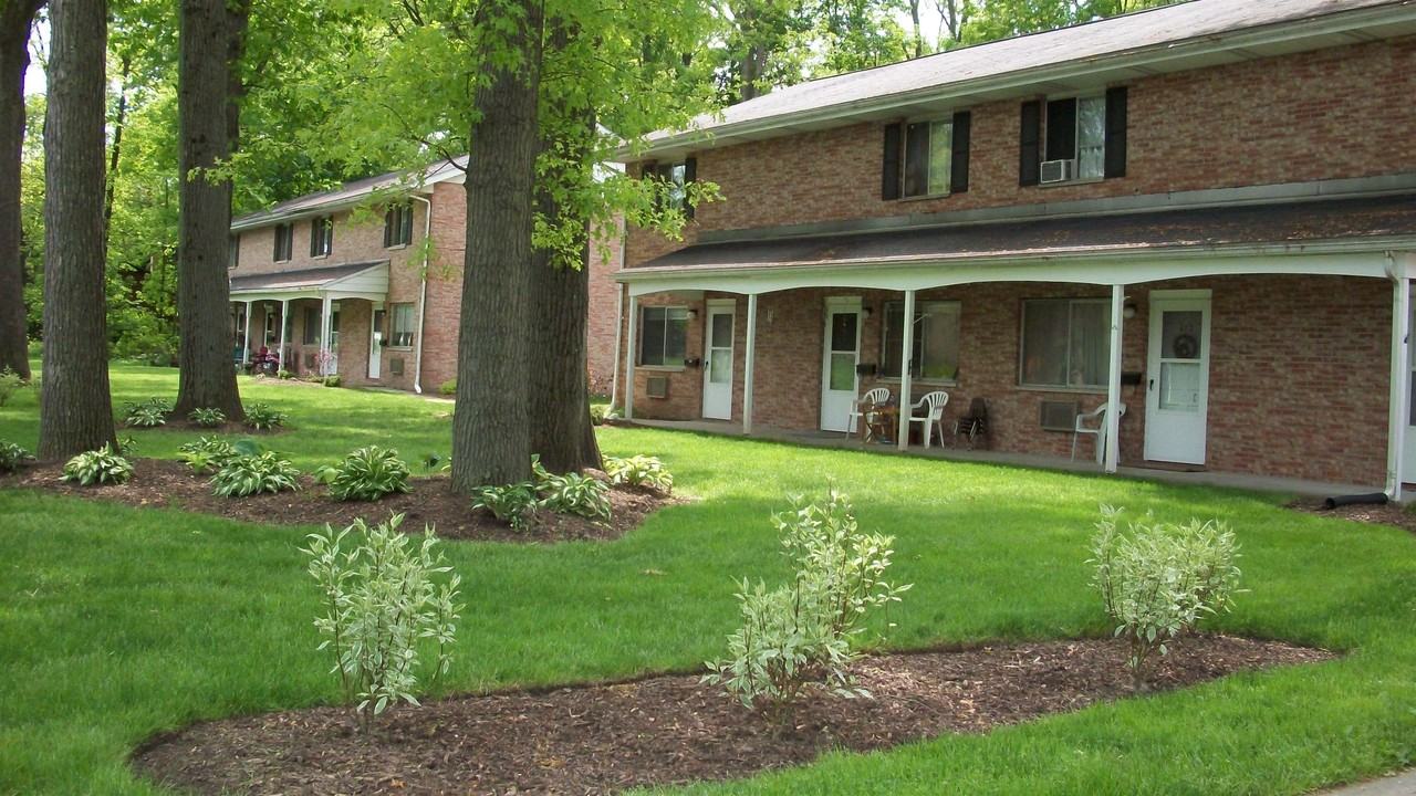 470 Brentwood Ave #B470 - Photo 2 of 8