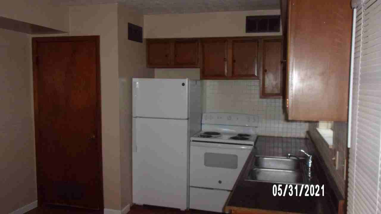470 Brentwood Ave #B470 - Photo 7 of 8