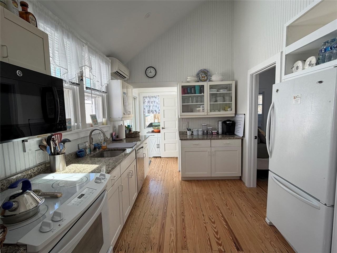 760 Ocean Breeze Walk - Photo 2 of 12