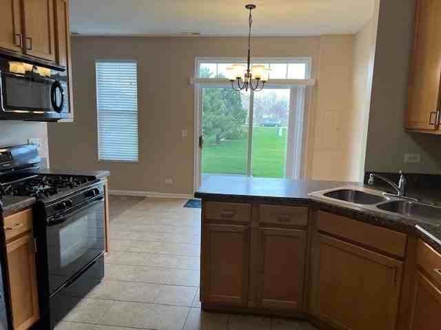 1022 Heron Cir - Photo 3 of 22