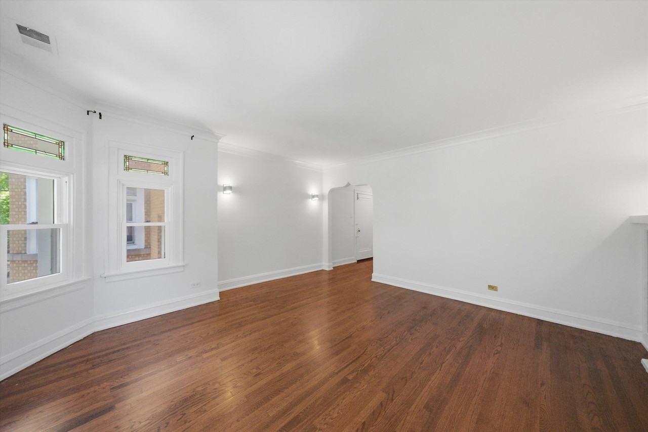 2739 W Lunt Ave #2 - Photo 3 of 23