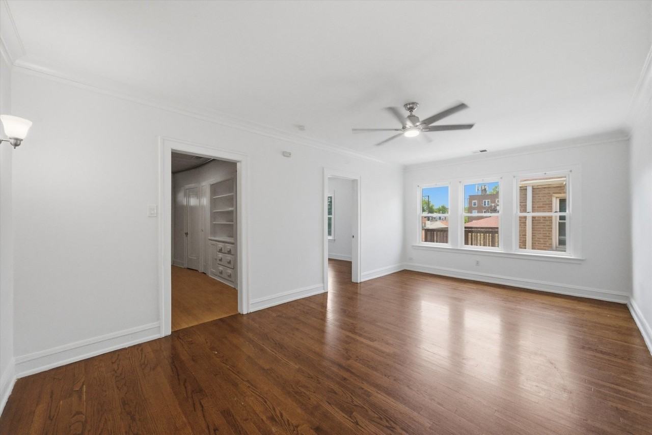 2739 W Lunt Ave #2 - Photo 7 of 23