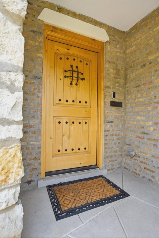 822 S Chester Ave - Photo 4 of 38