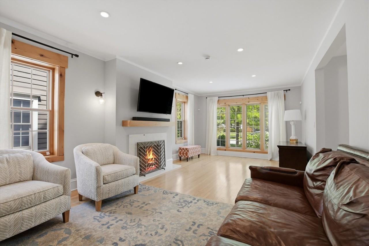 822 S Chester Ave - Photo 6 of 38