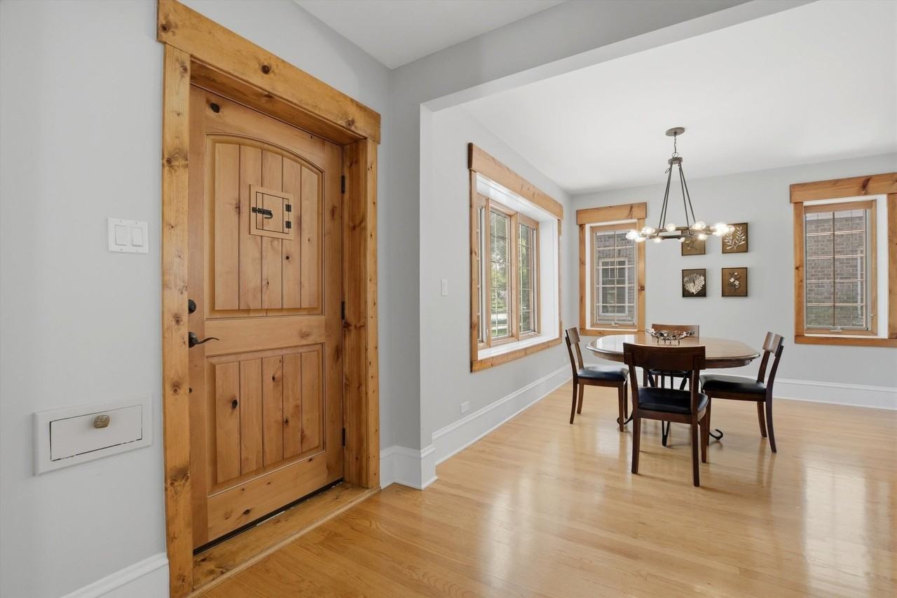 822 S Chester Ave - Photo 7 of 38
