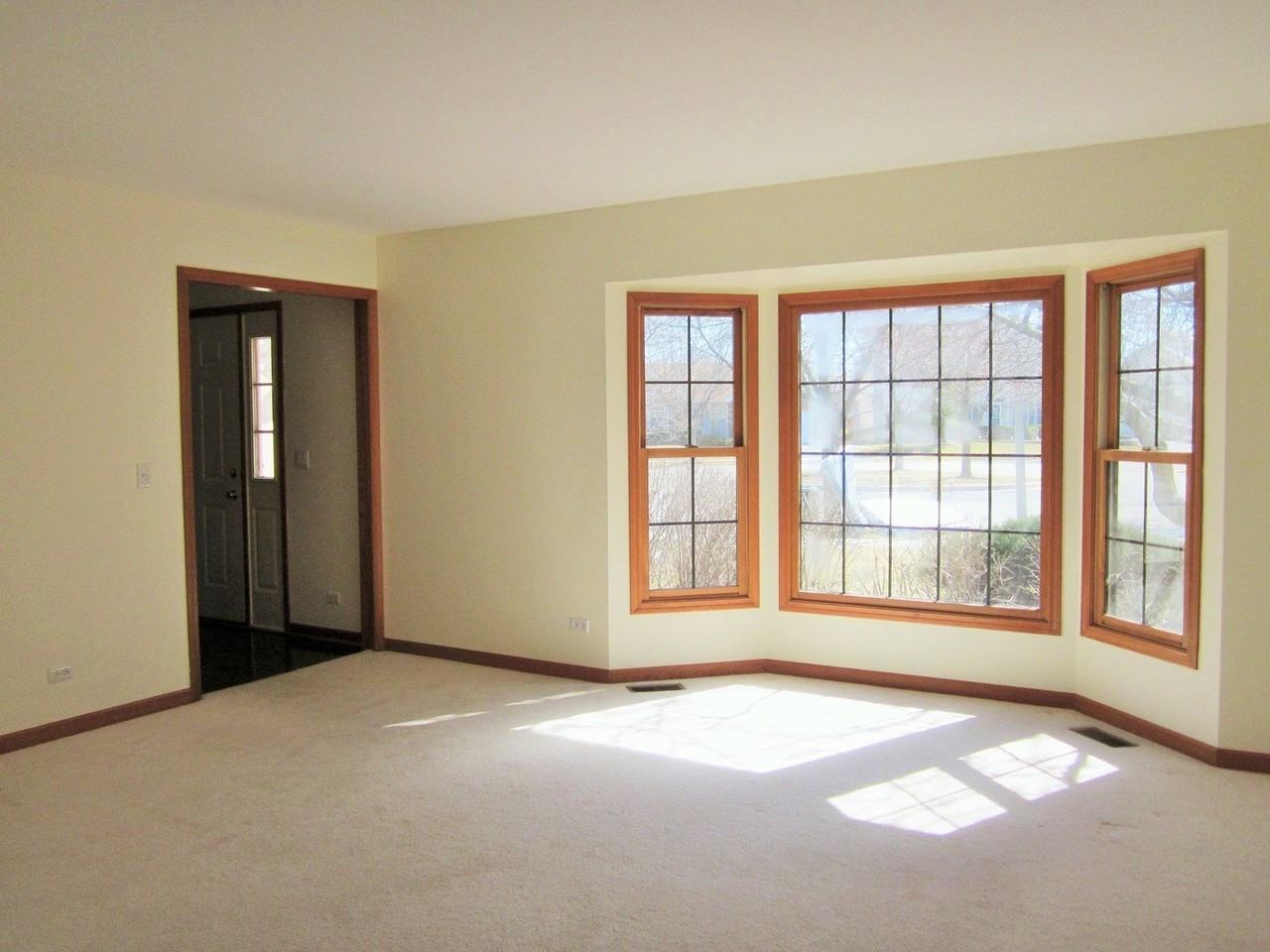 3690 Baybrook Dr - Photo 6 of 9
