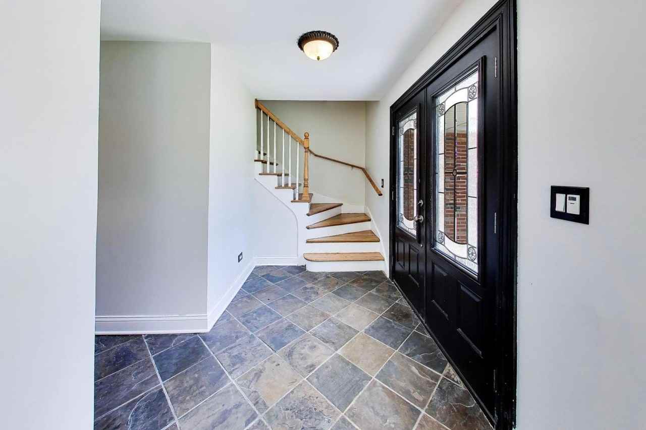1526 Carrol Ct - Photo 3 of 39