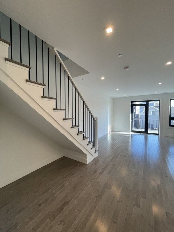 719 N Elizabeth St #3S - Photo 4 of 27