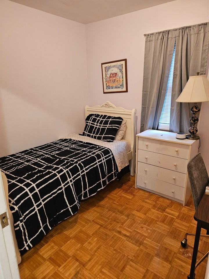 54th Pl - Photo 3 of 22
