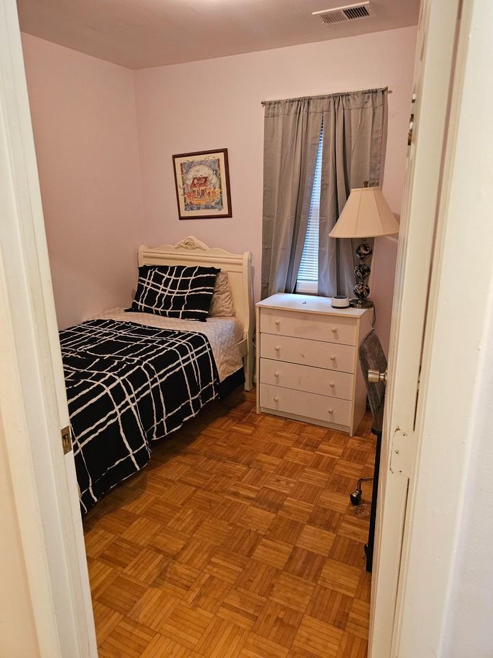 54th Pl - Photo 4 of 22