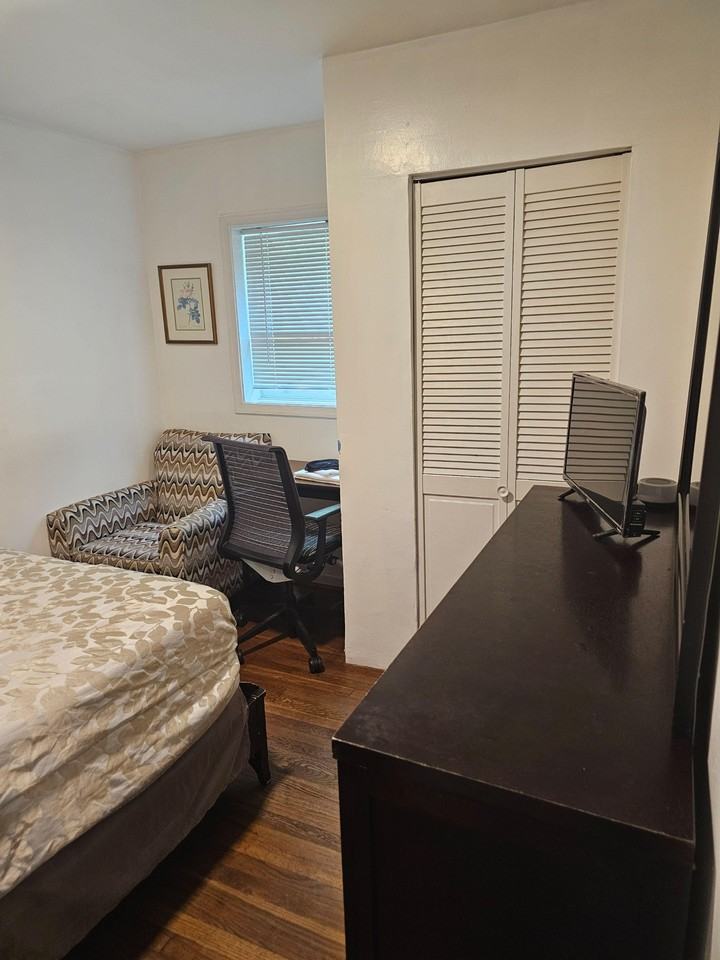 54th Pl - Photo 6 of 19