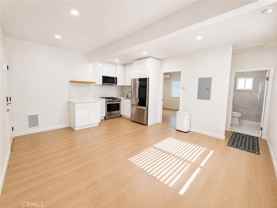 18924 Vose St - Photo 1 of 1