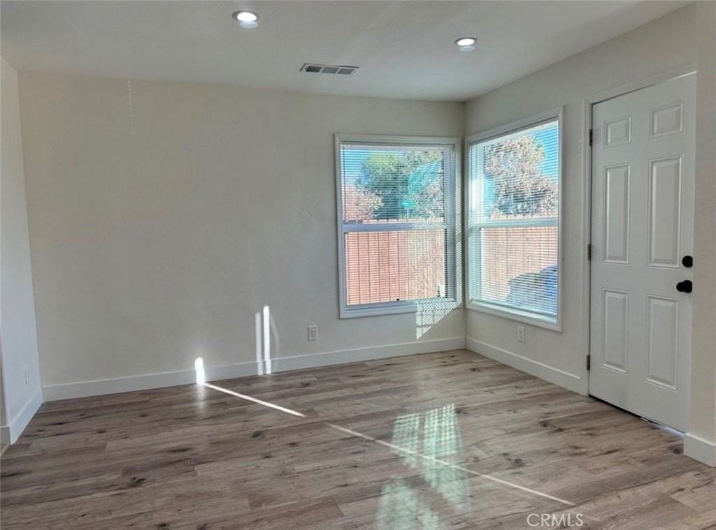 3136 Monterey St - Photo 4 of 20