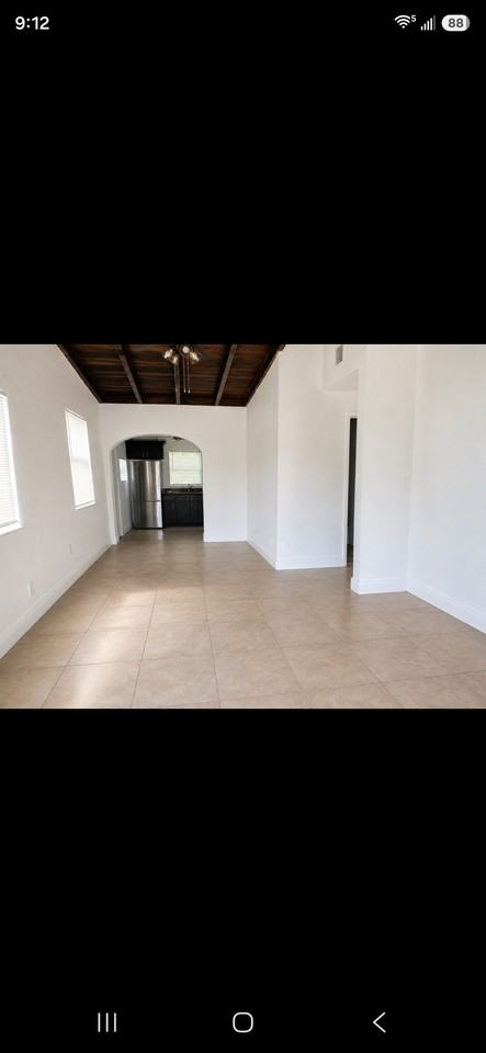 3701 Southwest 48th Avenue - Photo 5 of 13