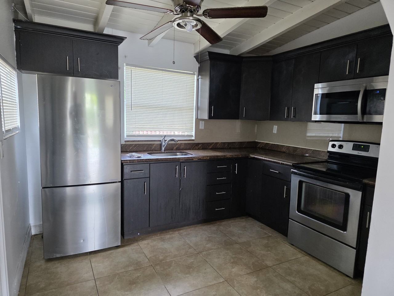 3701 Southwest 48th Avenue - Photo 2 of 13