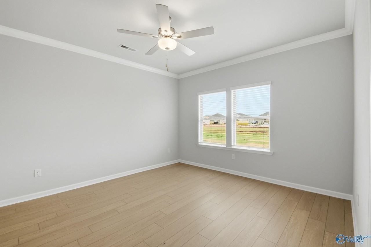 304 Allene Way - Photo 5 of 35