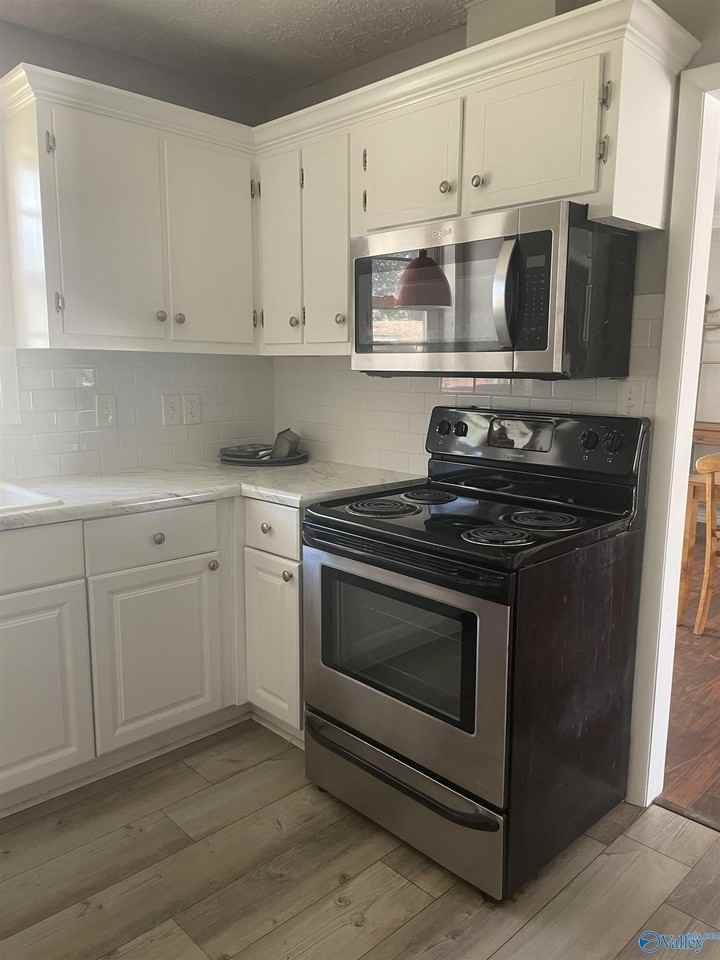709 Marion Dr - Photo 5 of 20