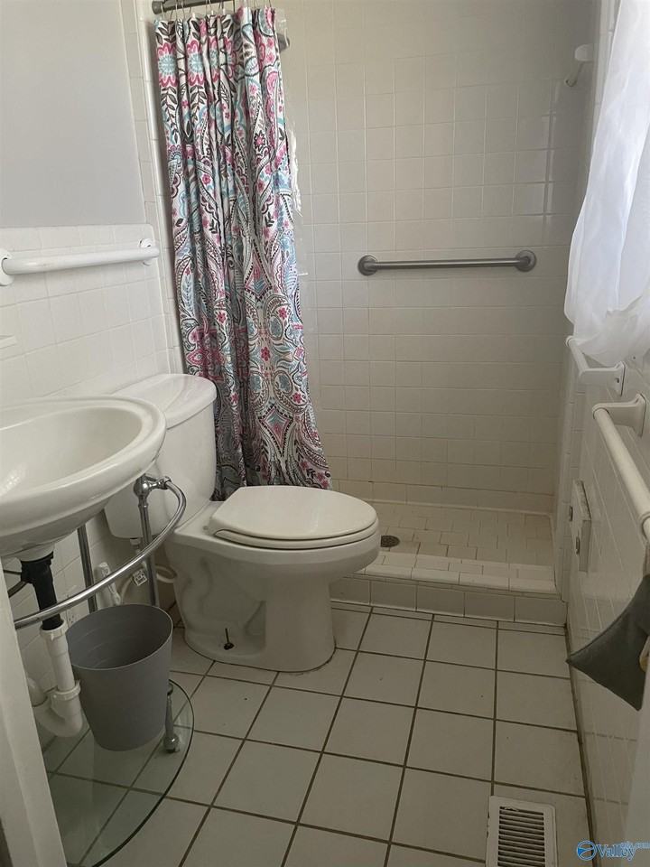 709 Marion Dr - Photo 6 of 20