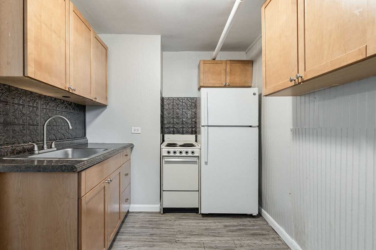 Duplex Apartment on 17th Avenue - Photo 2 of 19