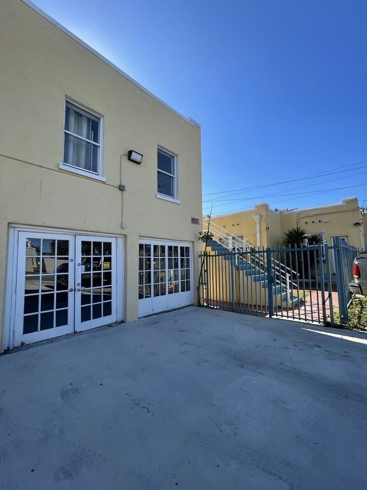 137 Southeast 1st Avenue2nd floor #2ndFL - Photo 3 of 9