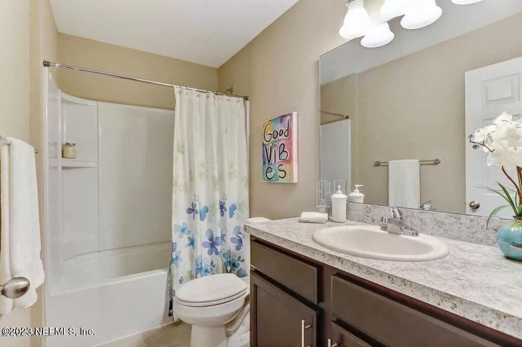 1308 Lake Shore Blvd - Photo 4 of 10