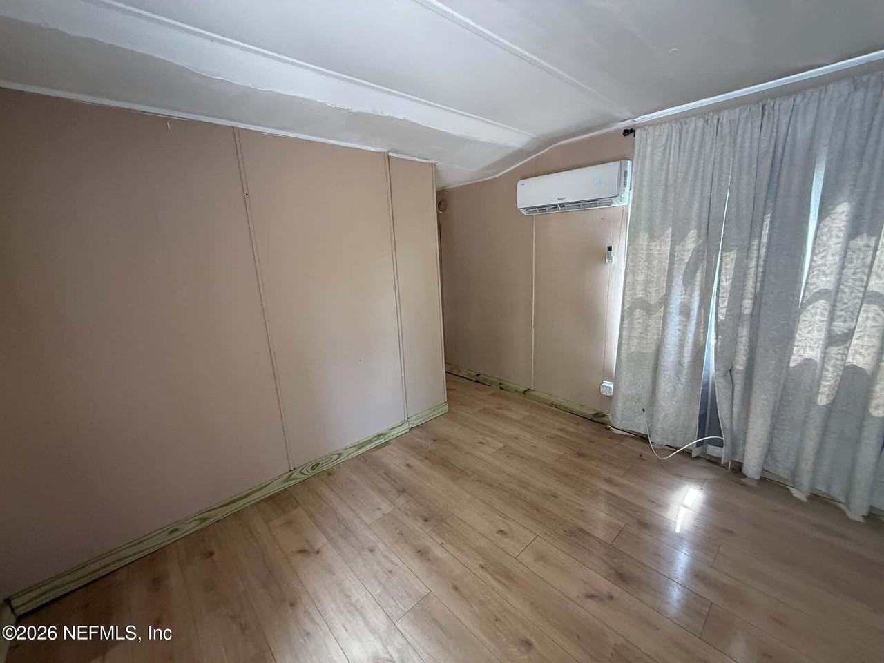 707 Dawn Ave - Photo 3 of 7
