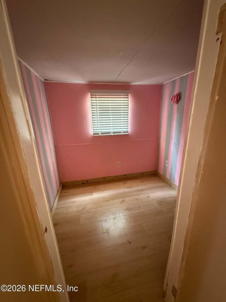 707 Dawn Ave - Photo 4 of 7