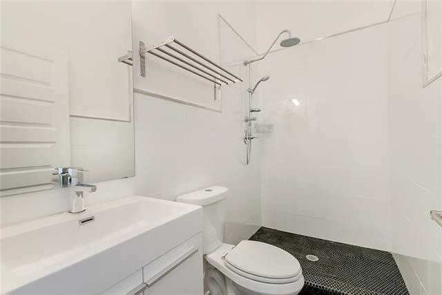 2211 Magnolia St - Photo 5 of 9