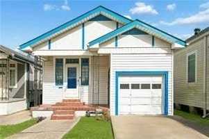 featured image of 2423 Upperline St