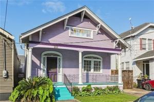 featured image of 3804 Banks St
