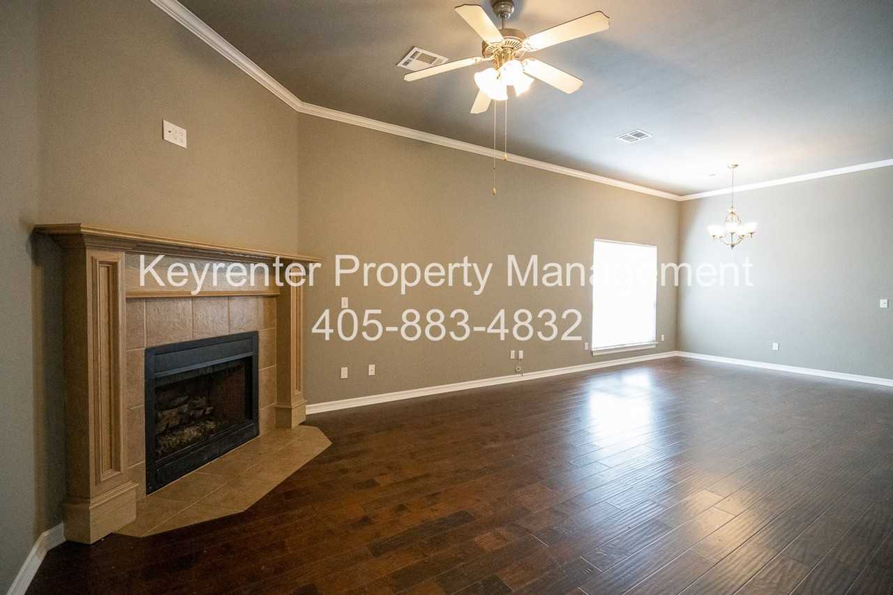 1301 Cedar Creek Dr - Photo 3 of 19