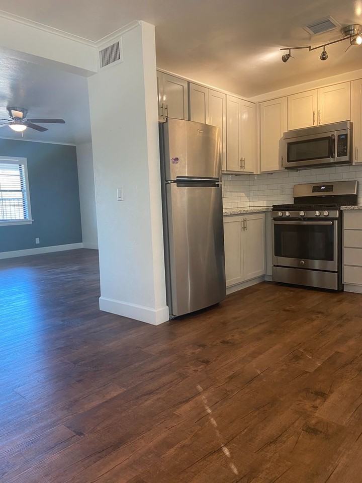 The Ivy Luxury Apartments - Photo 5 of 35