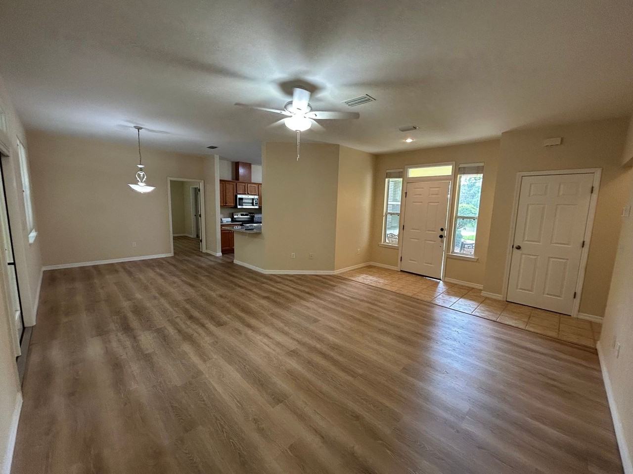 11570 Nw 74th Ter - Photo 3 of 25
