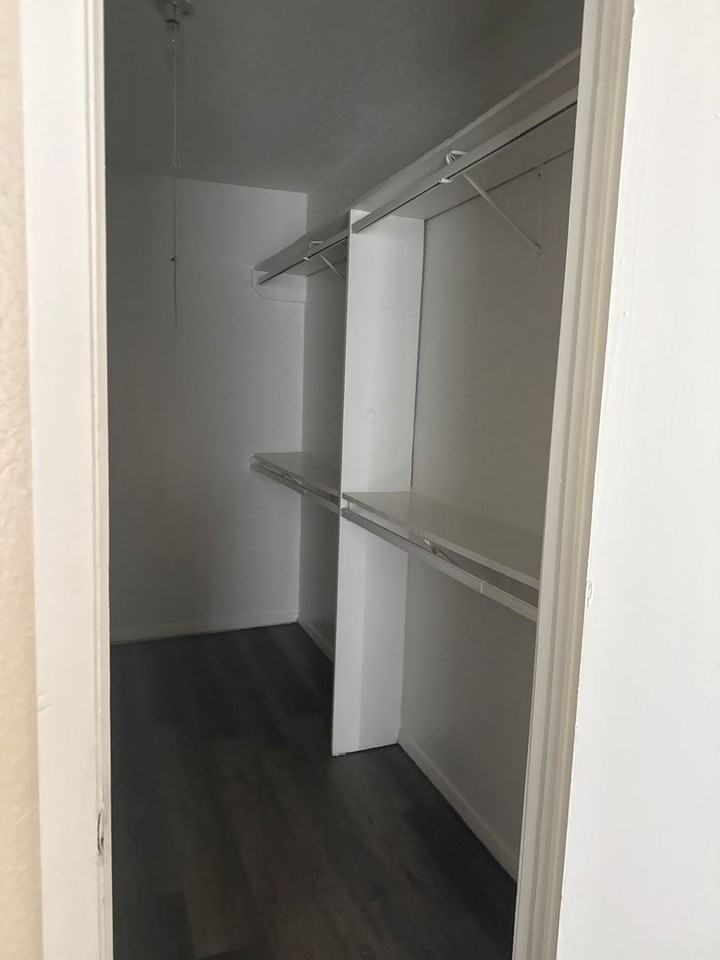 Sebring Apartments - Photo 6 of 8