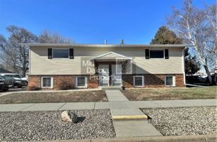 featured image of 200 W 7th Ave