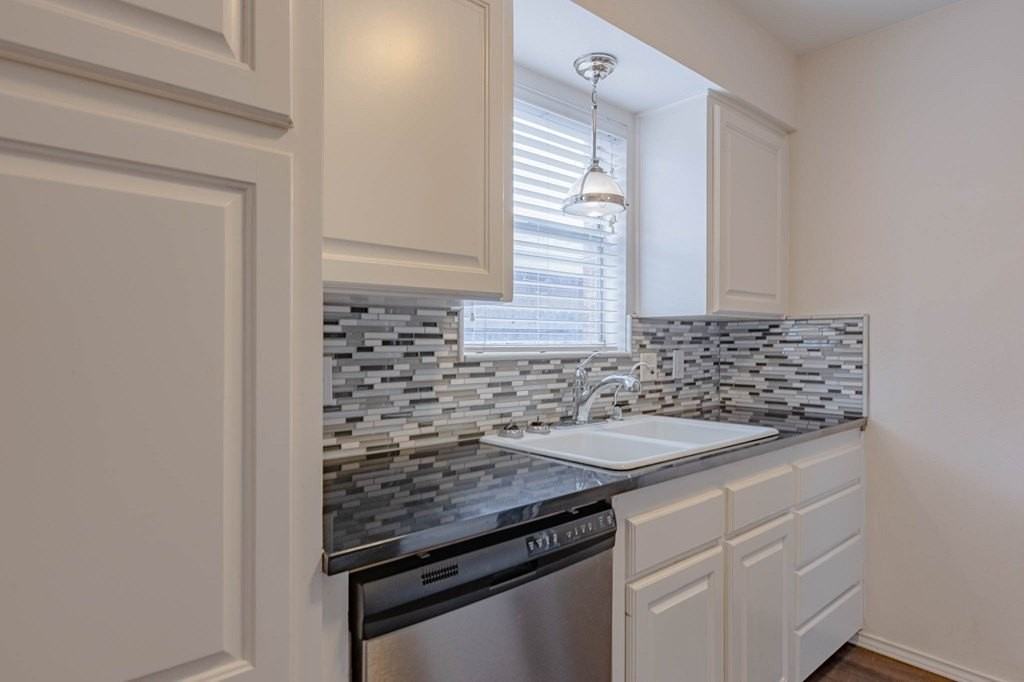 3310 Tanglewood Ln #1 - Photo 4 of 22