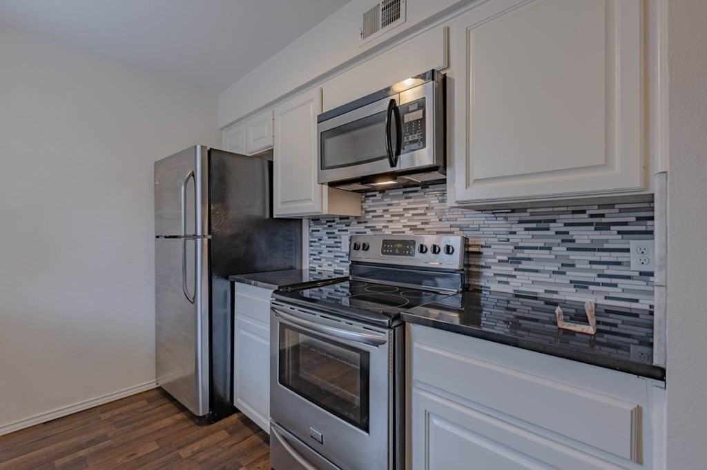 3310 Tanglewood Ln #1 - Photo 5 of 22