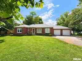 featured image of 136 E Hazel Dell Ln