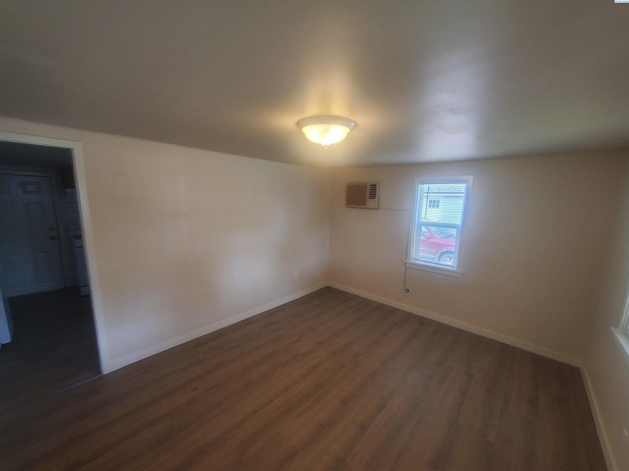 117 N Yost St - Photo 4 of 10