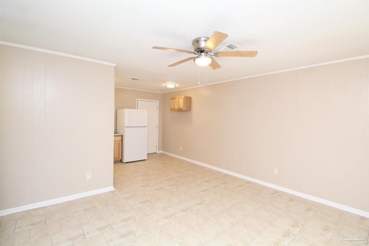 6620 Applegate St - Photo 3 of 12