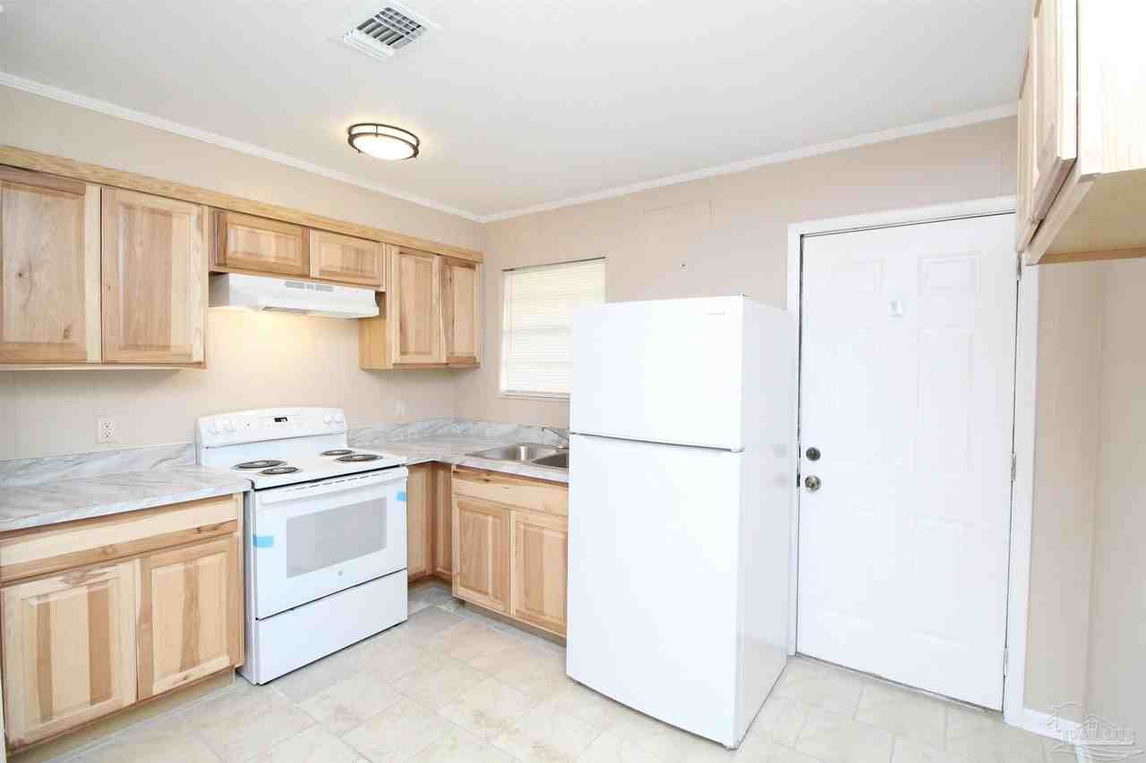 6620 Applegate St - Photo 6 of 12